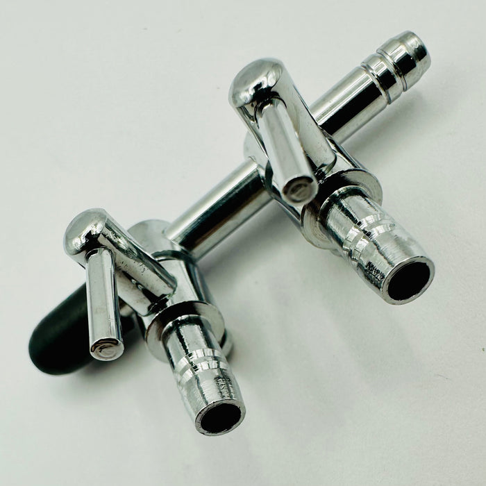 Metal airline splitter valves