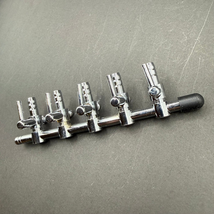 Metal airline in-line splitter valves - 5 way